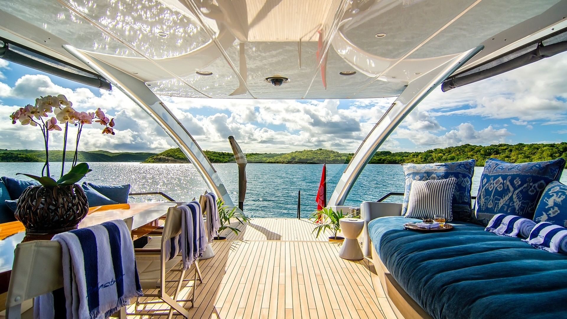 Adastra Outside back Salon