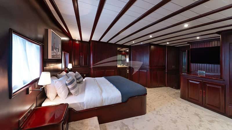 ALWAYS SMILE 33m motor yacht charter, photo 6