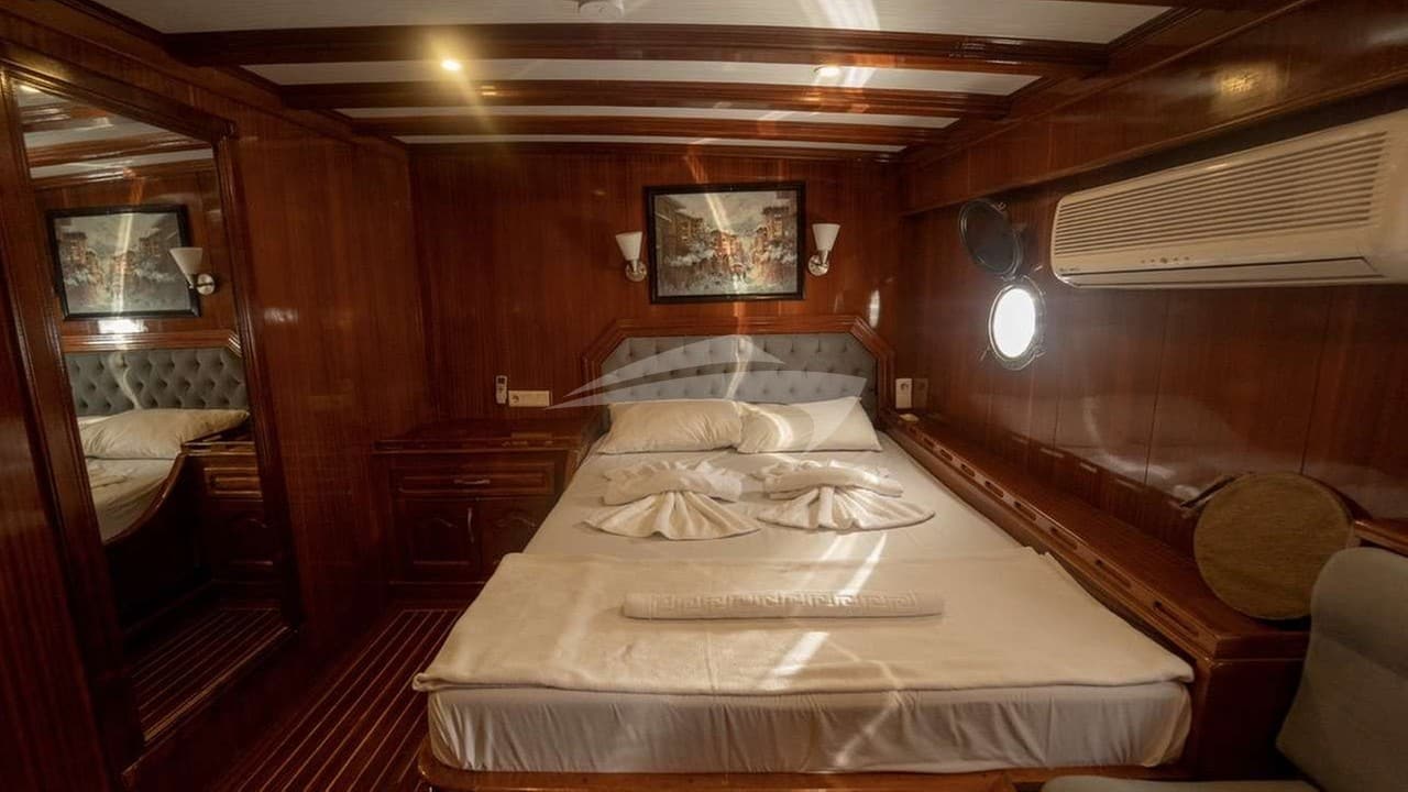 DIAMOND LILA, photo from the yacht portfolio 14