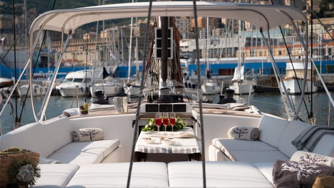 ELISE WHISPER Shaded Cockpit 2