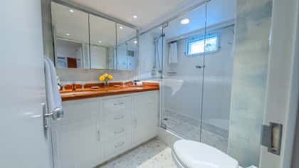 SOVEREIGN 31m motor yacht charter, photo 12