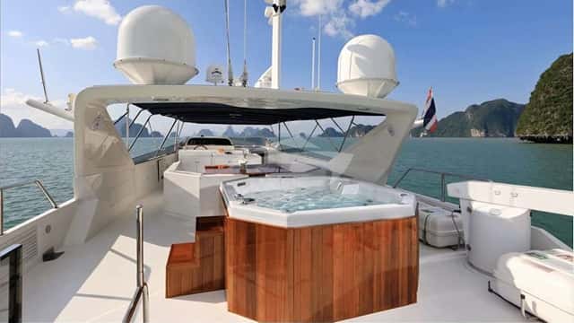 DEMAREST yacht charter photo 2