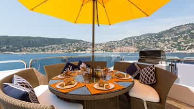 Al Fresco Dining