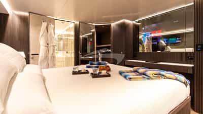 Double Cabin