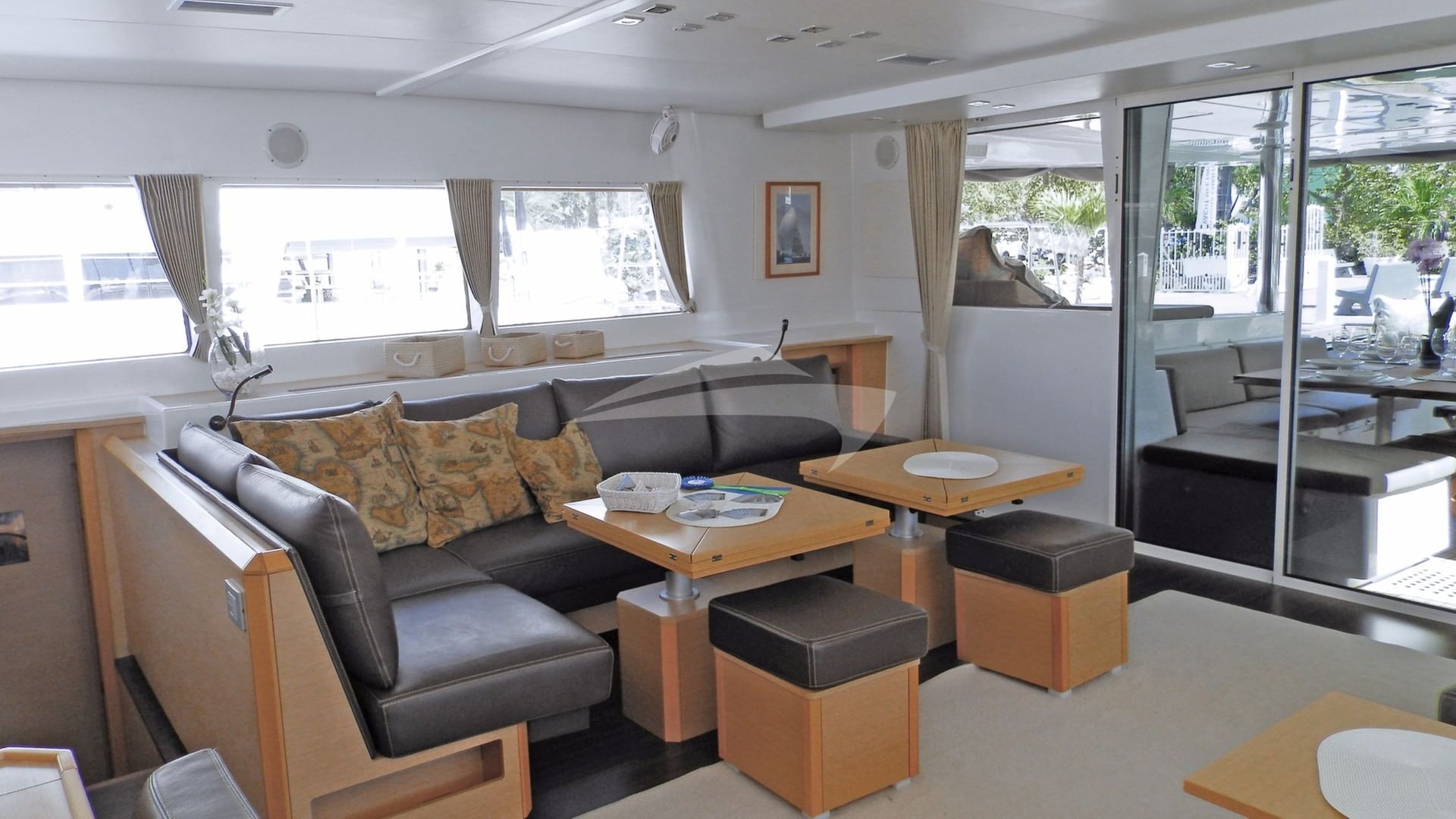 Main Salon & Dining Area