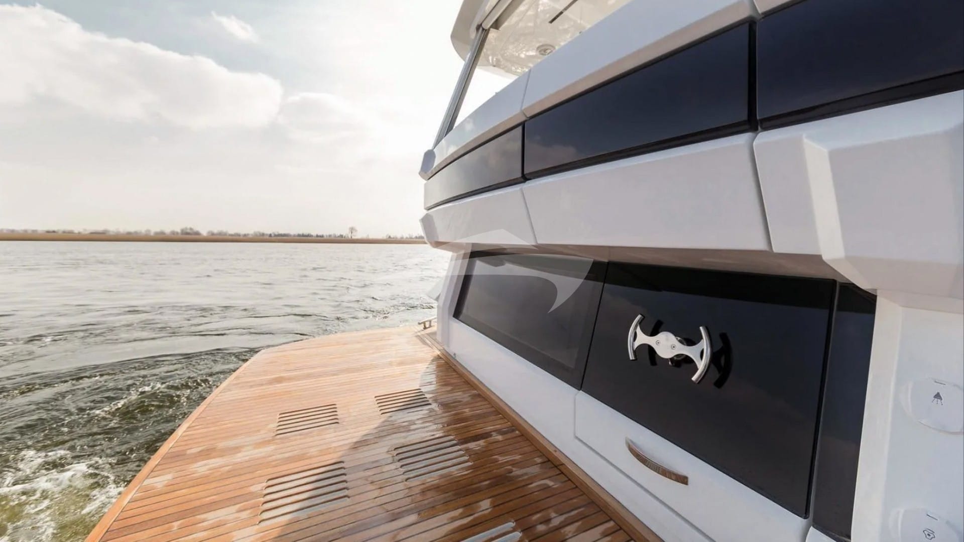 Hydraulic Swim Platform