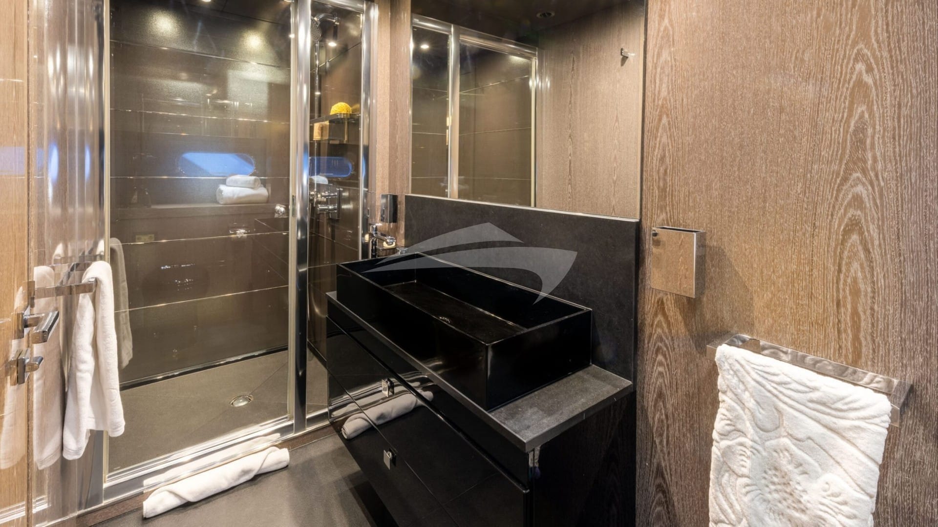 Double Cabin Bathroom