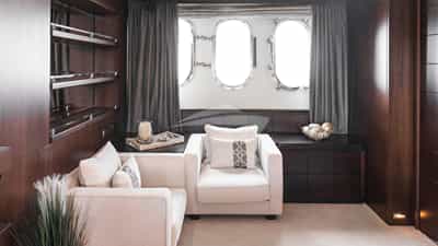 Master Suite Settee