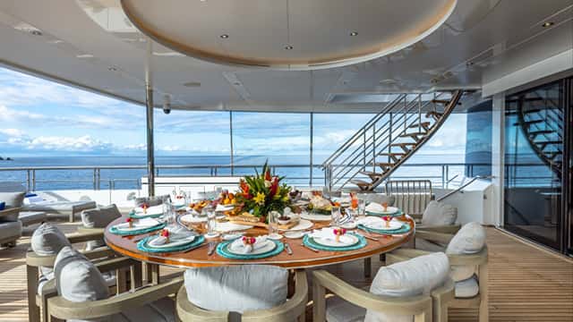 TOP FIVE II yacht charter photo 4