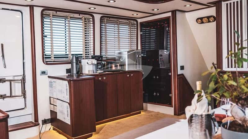 LUJA 28m sailing yacht charter, photo 7