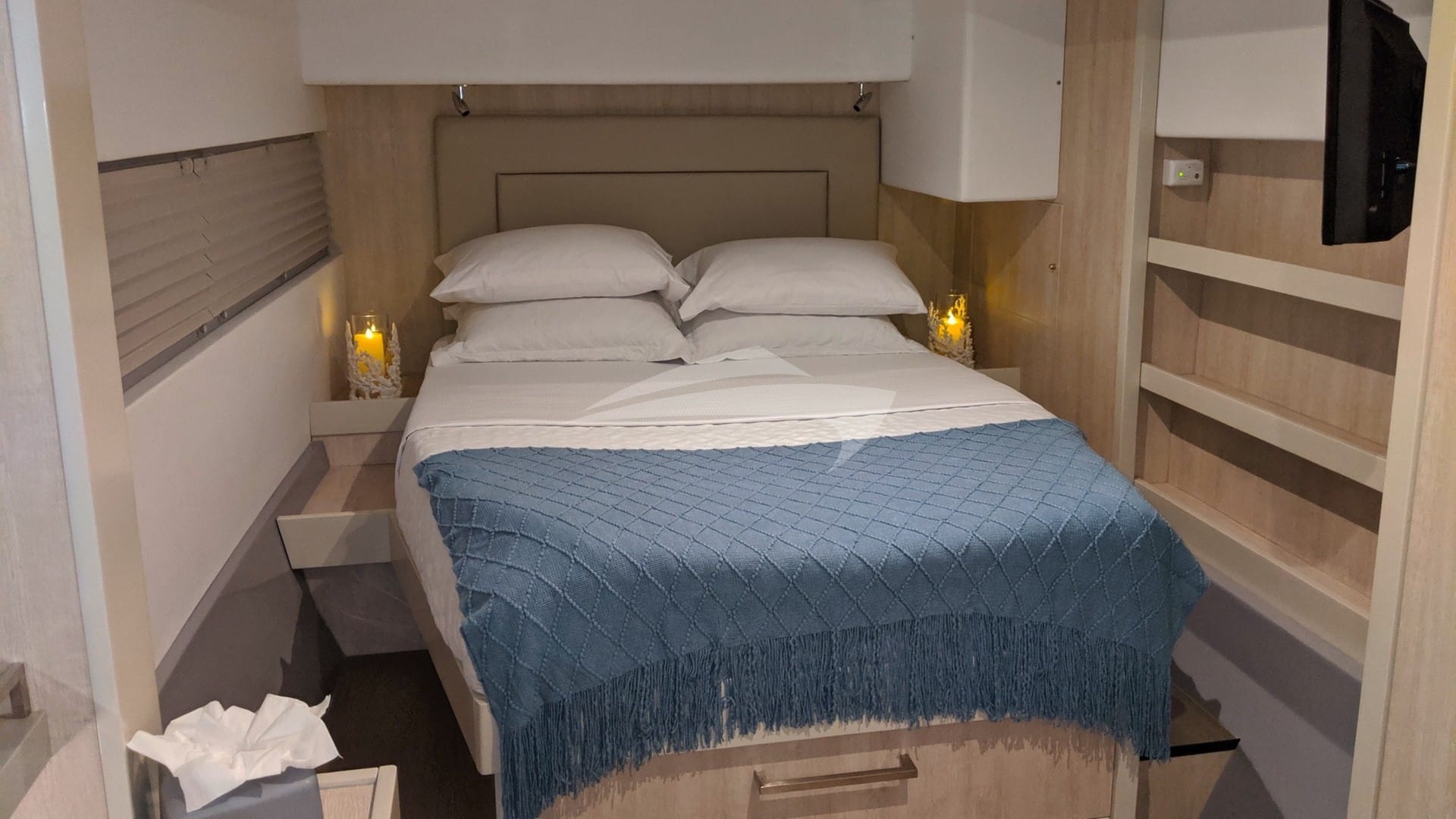 Starboard aft queen suite