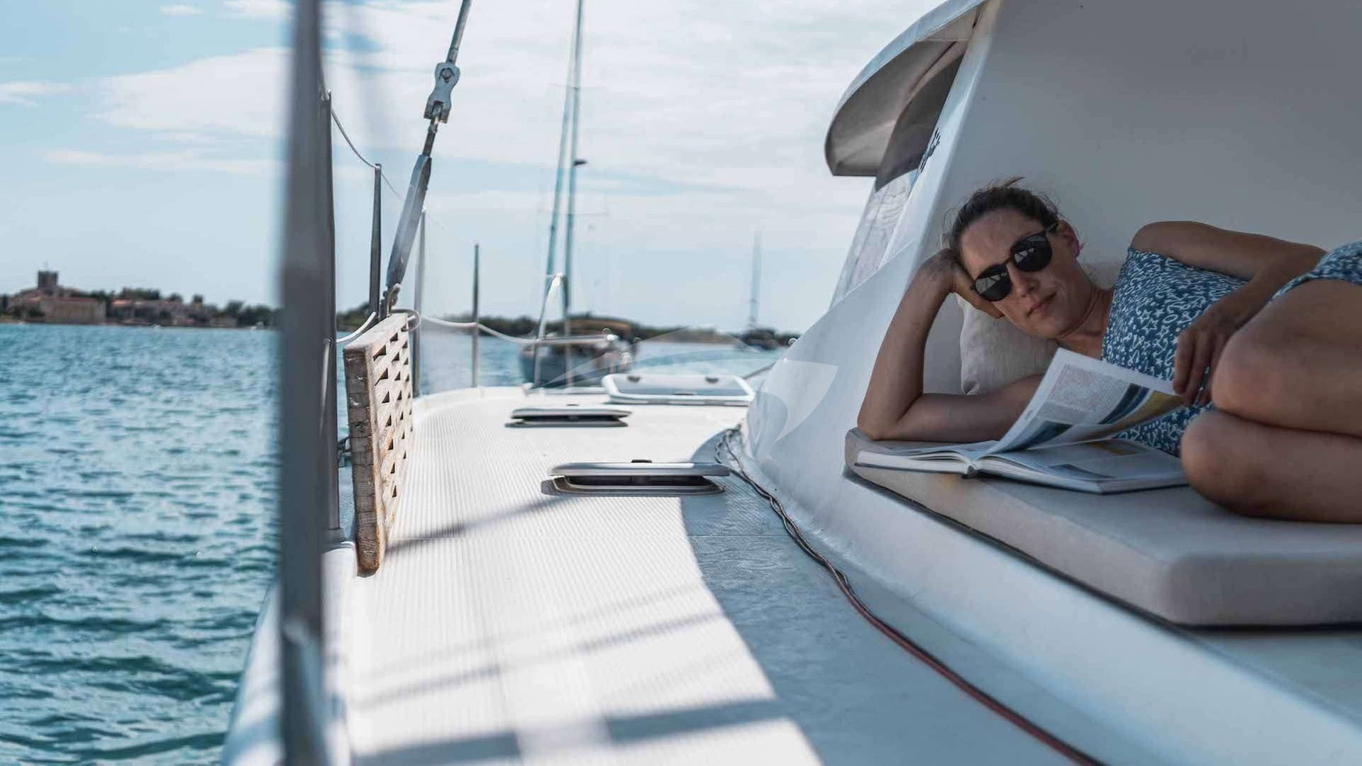 Relax on board Mangofloat