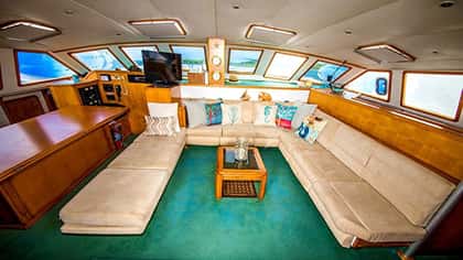 QUEST 17m sailing yacht charter, photo 9