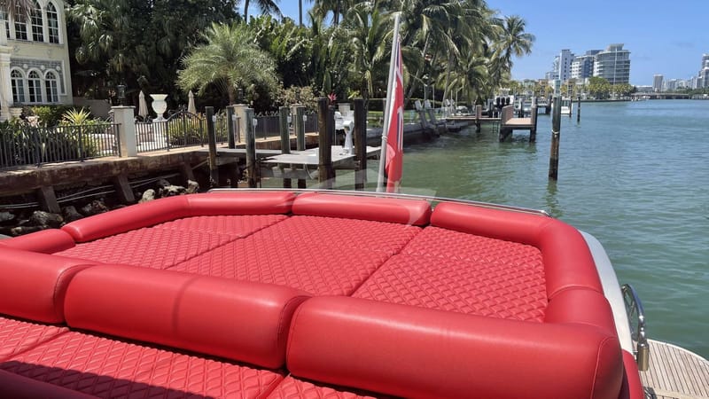 Stern Sunbed
