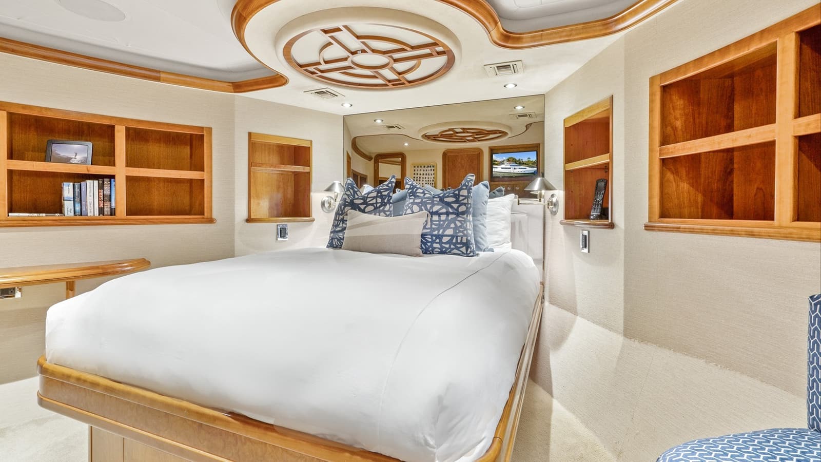 SLEEPOVER, photo from the yacht portfolio 19