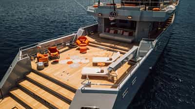 Play area & Beach club