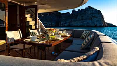 Aft Deck Dinng