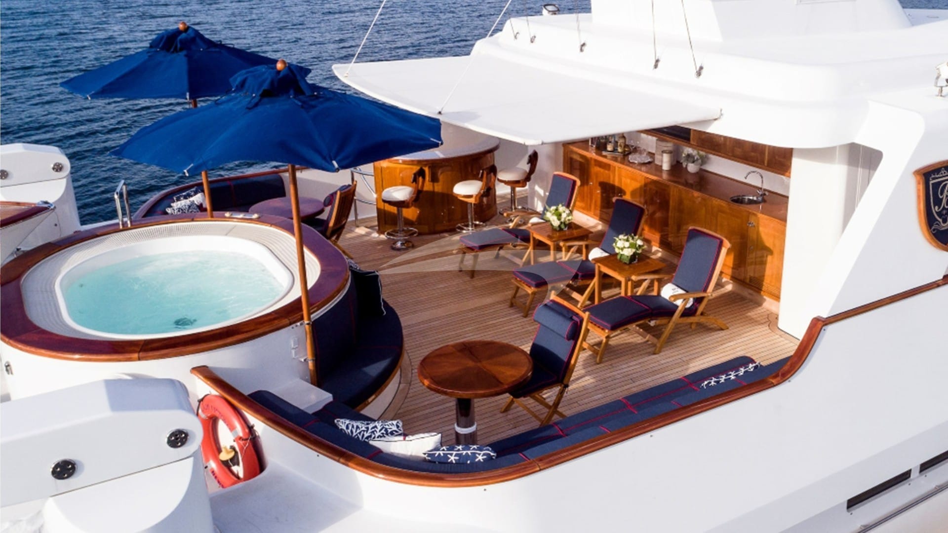 Bridge Deck Jacuzzi & Bar