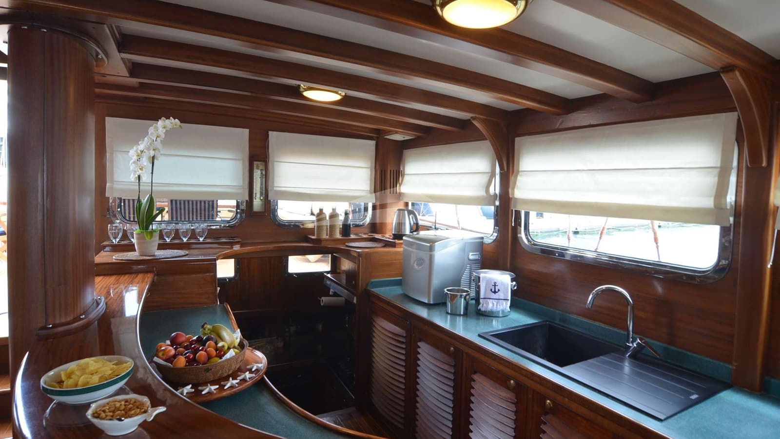 MAR E MAR, photo from the yacht portfolio 2