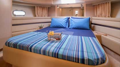 CARTE BLANCHE 17m motor yacht charter, photo 12