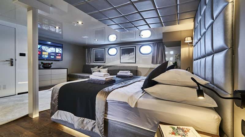 RARA AVIS 37m sailing yacht charter, photo 7