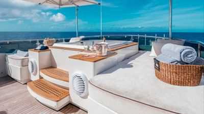 Deck Jacuzzi