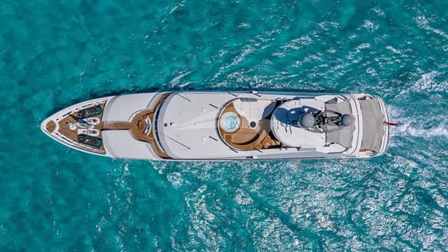 REVERIE yacht charter photo 2