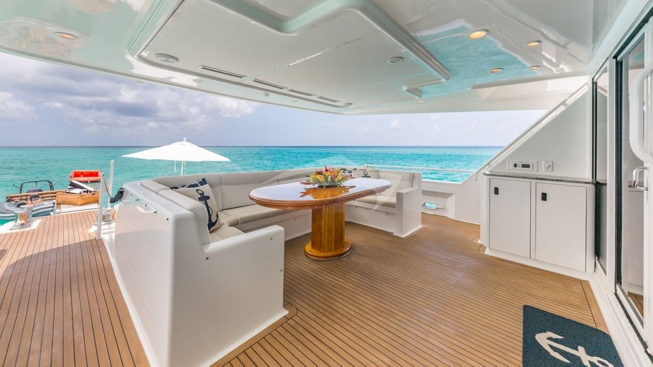 006 ROGUE Aft Deck 1