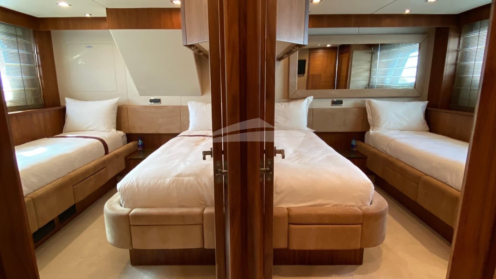 SPLASHED OUT, photo from the yacht portfolio 20