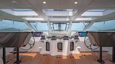 Helm station