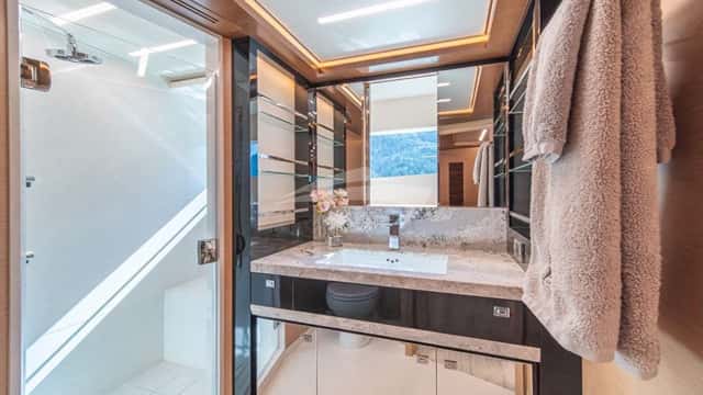 VOYAGER yacht charter photo 5