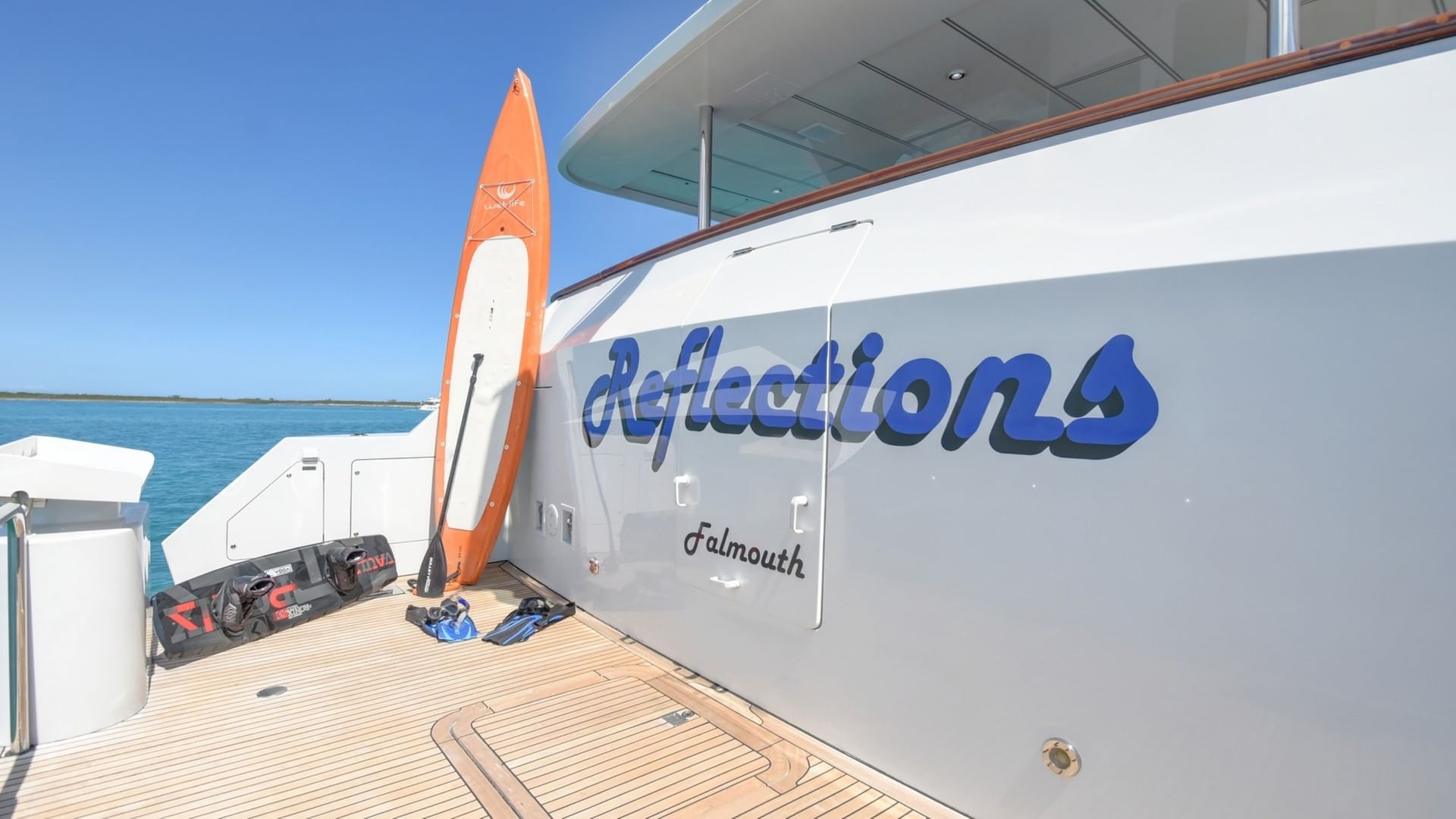 Swim platform with toys