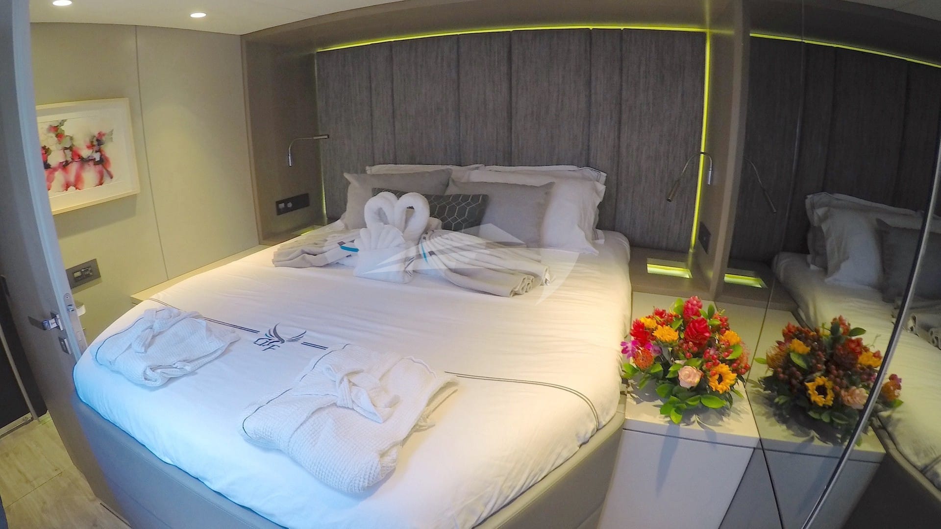 Amidships guest queen suite