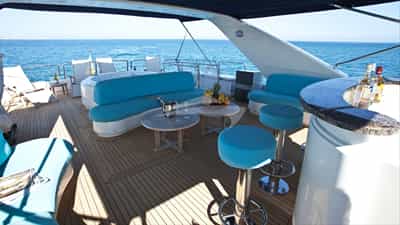 Sundeck and bar area