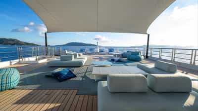Bridgedeck view aft