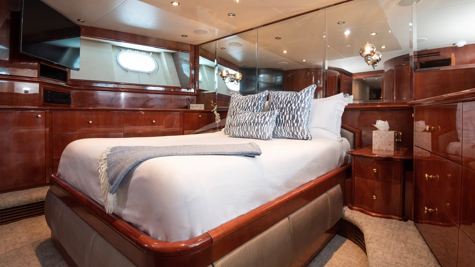 OUTTA TOUCH, photo from the yacht portfolio 5