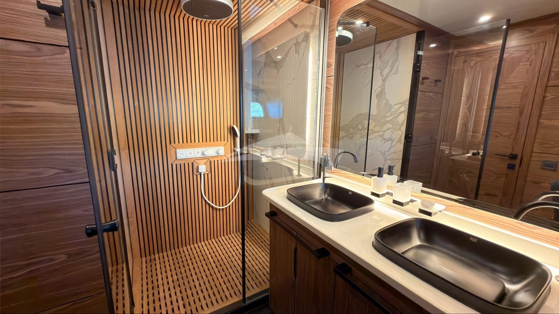 Starboard Port 2 Bathroom