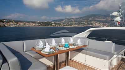 Flybridge Dining