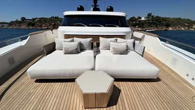 Foredeck Seating