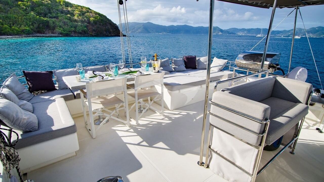 ALTESSE's popular flybridge area