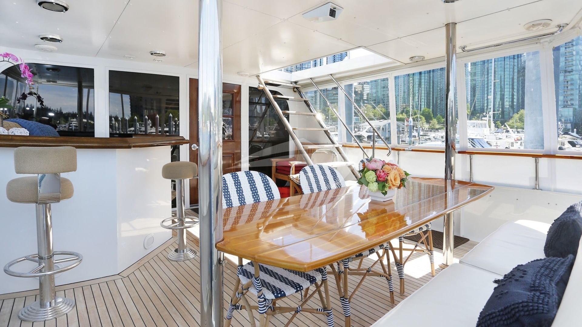 Enclosed Aft Deck
