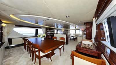Salon & Dining