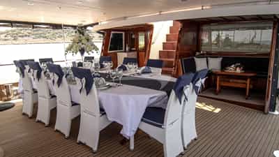 Deck Dining