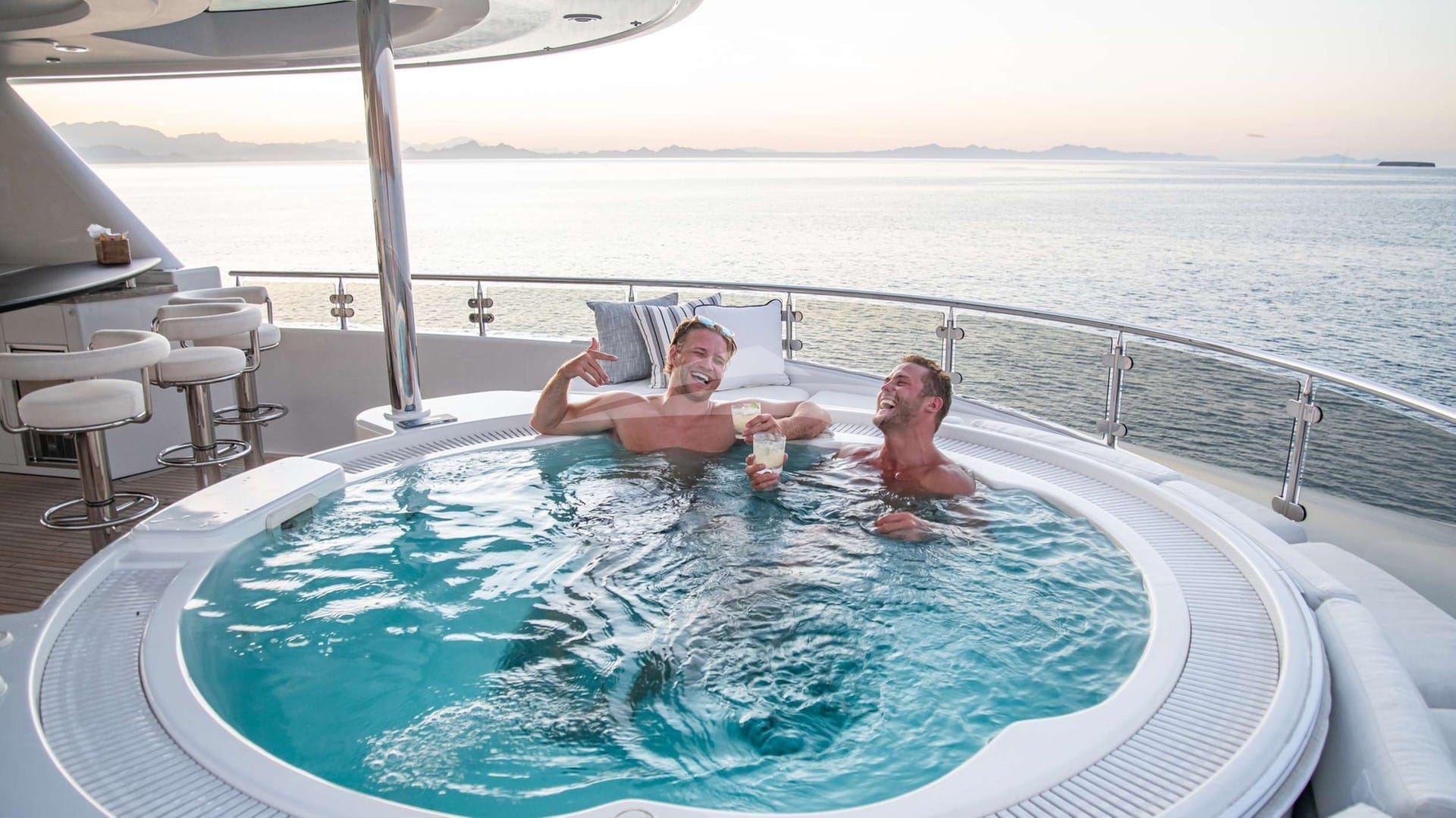 Sundeck Jacuzzi