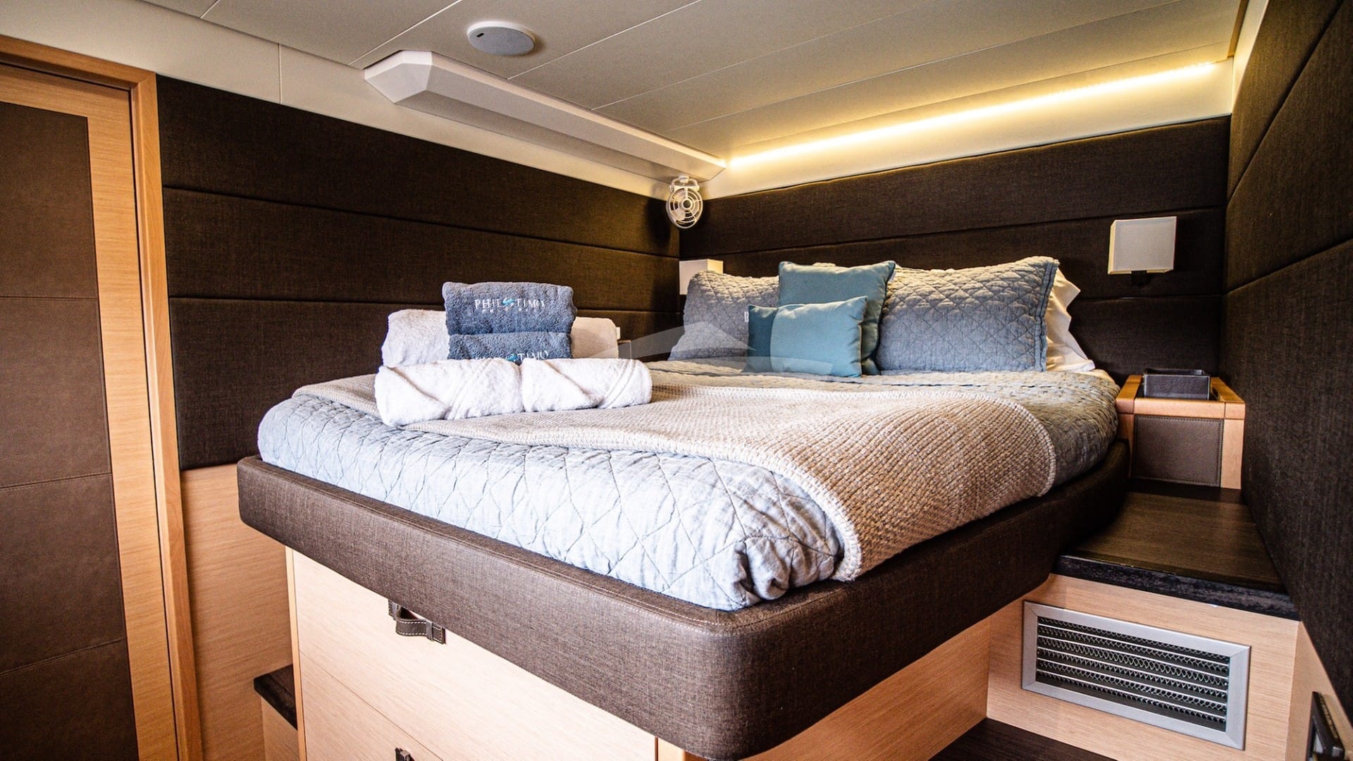 Forward port guest queen suite