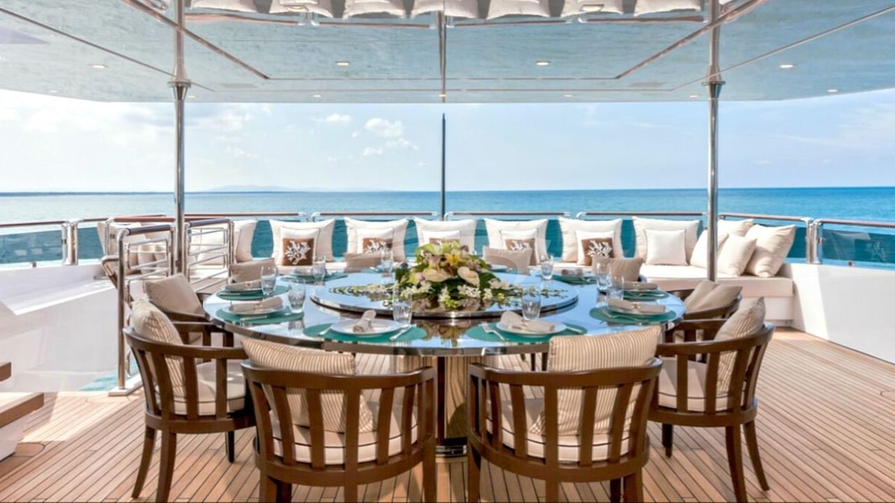 Deck Dining