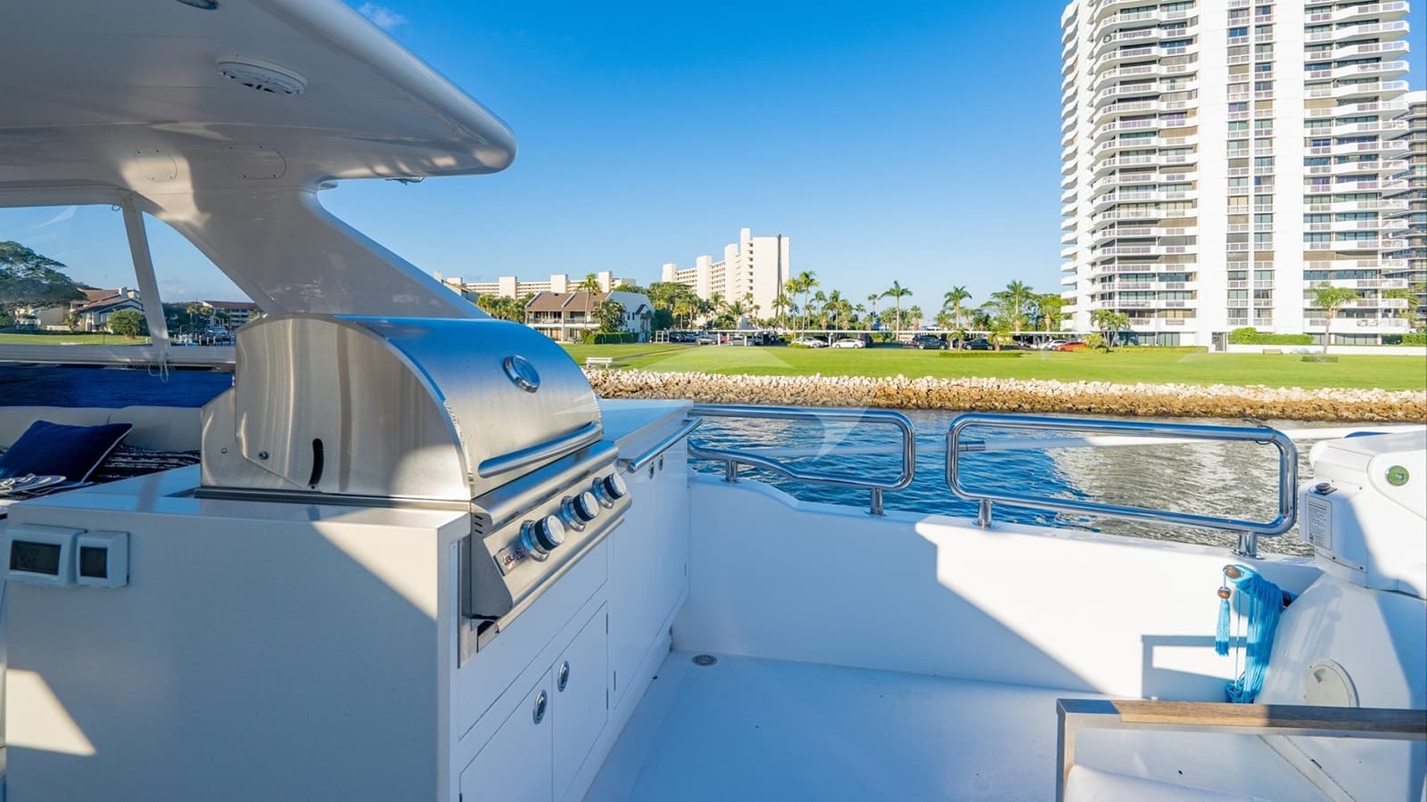 PILOT LOUNGE, photo from the yacht portfolio 26