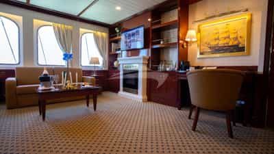 Master suite living area