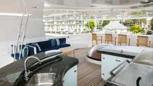 Forward facing 3rd Deck