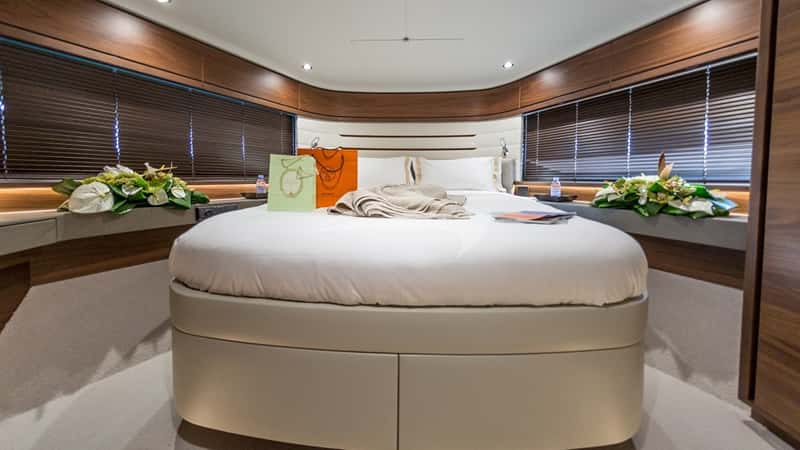 SHAWLIFE 21m motor yacht charter, photo 9